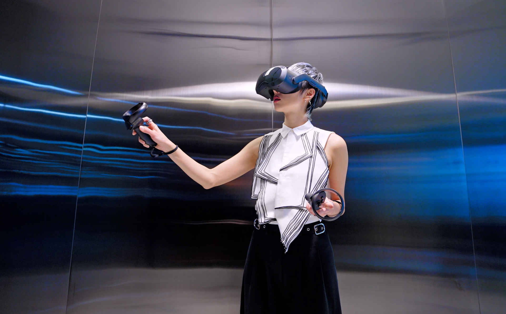 VIVE Focus 3 - in office 3